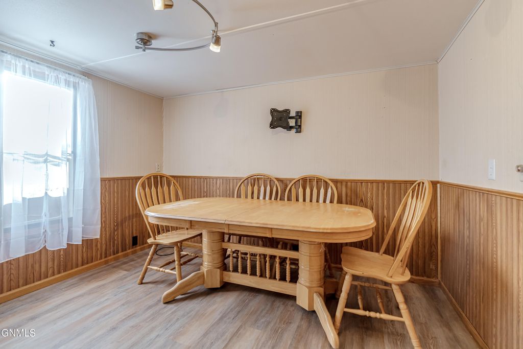 454 Piccadilly Circle, Bismarck, ND 58504 photo 16