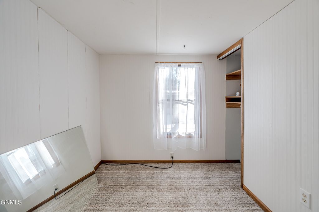 454 Piccadilly Circle, Bismarck, ND 58504 photo 40