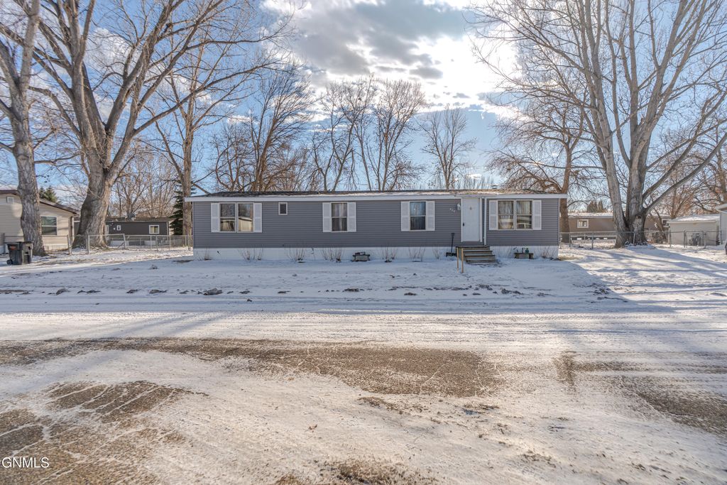 454 Piccadilly Circle, Bismarck, ND 58504 photo 43