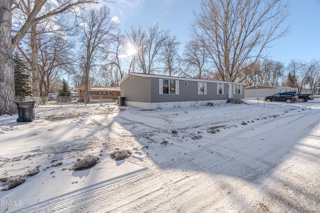 454 Piccadilly Circle, Bismarck, ND 58504 photo 44