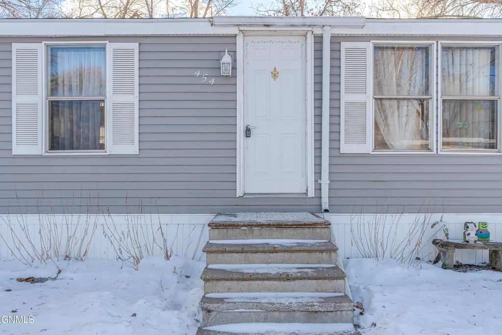 454 Piccadilly Circle, Bismarck, ND 58504 photo 48