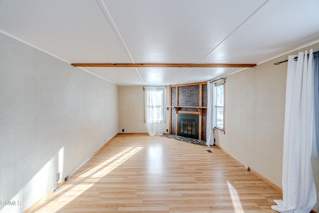 454 Piccadilly Circle, Bismarck, ND 58504 photo 5