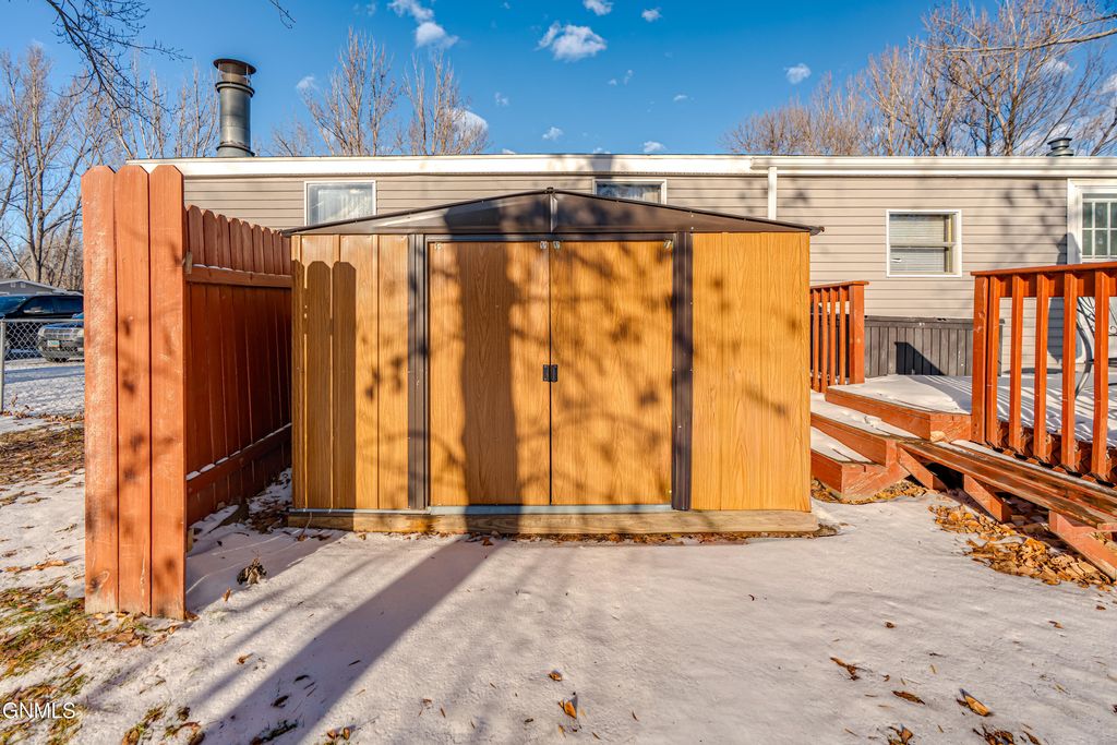 454 Piccadilly Circle, Bismarck, ND 58504 photo 53