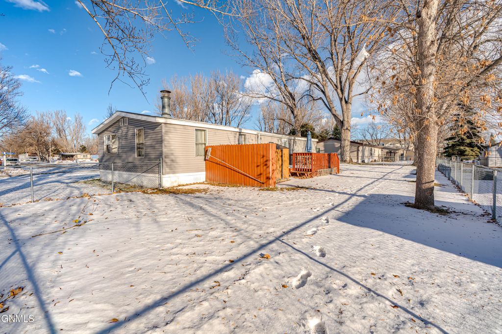 454 Piccadilly Circle, Bismarck, ND 58504 photo 54