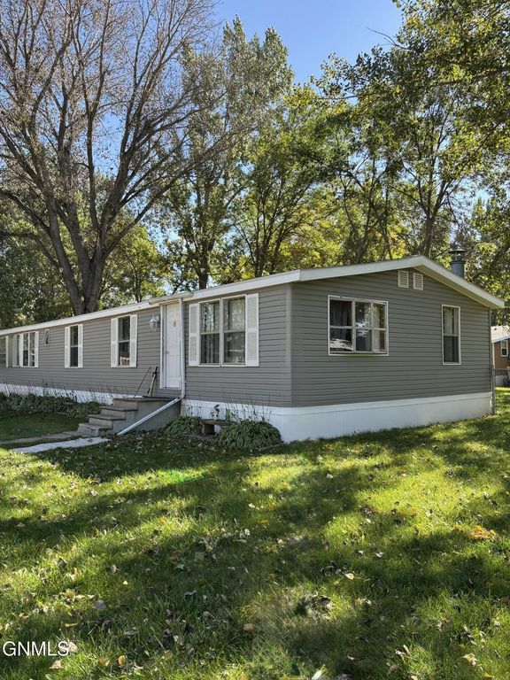 454 Piccadilly Circle, Bismarck, ND 58504 photo 58