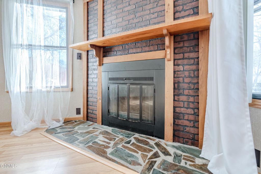 454 Piccadilly Circle, Bismarck, ND 58504 photo 7