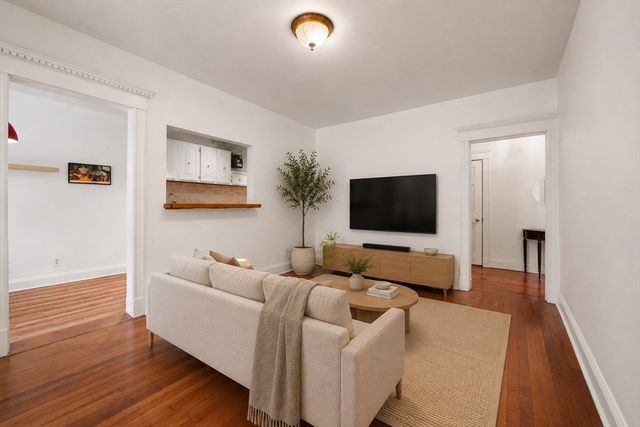 66 Queensberry St 218, Boston, MA 02215