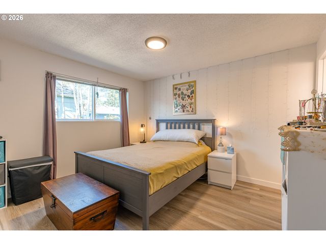 9715 Se RAMONA St, Portland, OR 97266