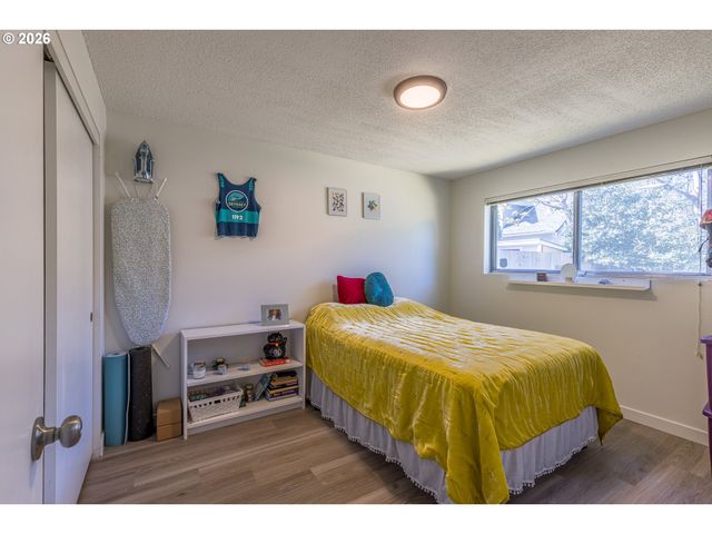 9715 Se RAMONA St, Portland, OR 97266