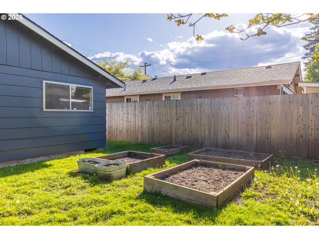 9715 Se RAMONA St, Portland, OR 97266