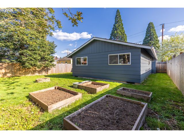 9715 Se RAMONA St, Portland, OR 97266