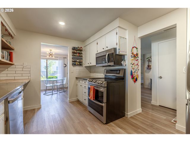 9715 Se RAMONA St, Portland, OR 97266