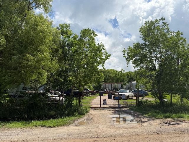 608 County Rd 4902, Dayton, TX 77535