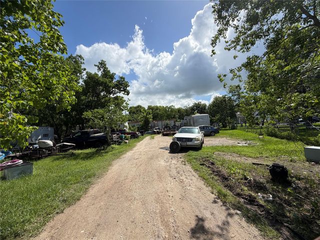608 County Rd 4902, Dayton, TX 77535
