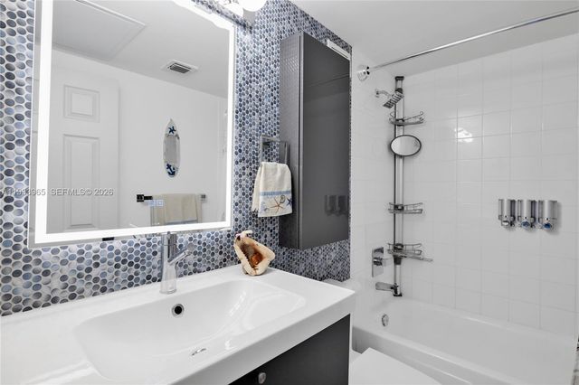 2501 S Ocean Dr 922, Hollywood, FL 33019