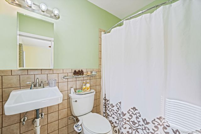 10 Ashley Loop, Northport, NY 11768