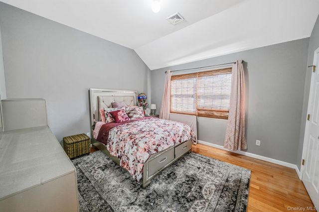 10 Ashley Loop, Northport, NY 11768