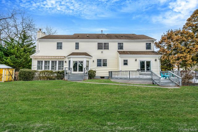 10 Ashley Loop, Northport, NY 11768