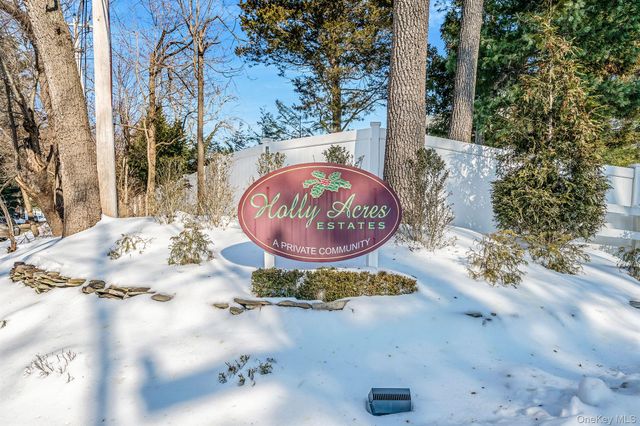 10 Ashley Loop, Northport, NY 11768