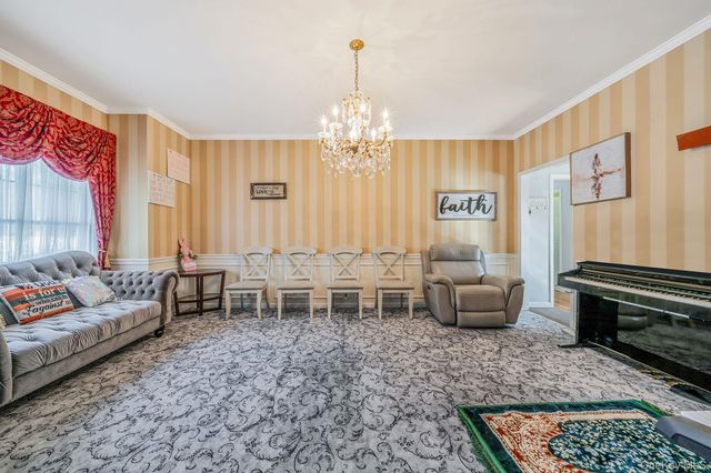 10 Ashley Loop, Northport, NY 11768