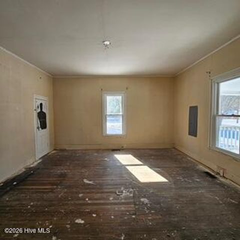 301 S Pender Street, Elm City, NC 27822