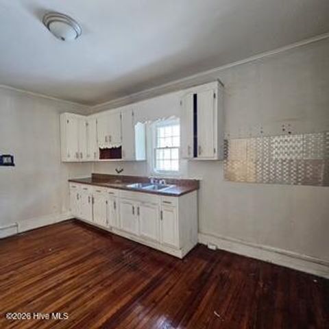 301 S Pender Street, Elm City, NC 27822