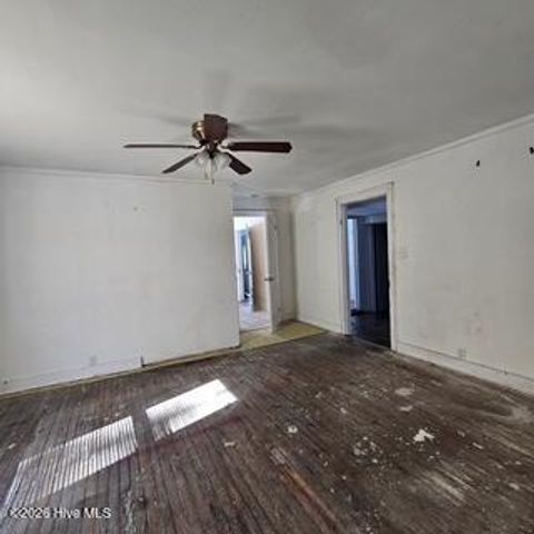 301 S Pender Street, Elm City, NC 27822