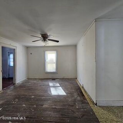 301 S Pender Street, Elm City, NC 27822