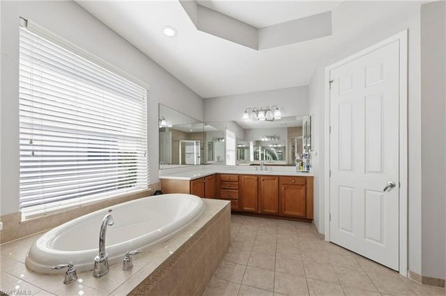 10392 Spruce Pine CT, Fort Myers, FL 33913