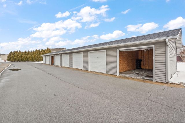 8214 Lincoln Circle C, Merrillville, IN 46410