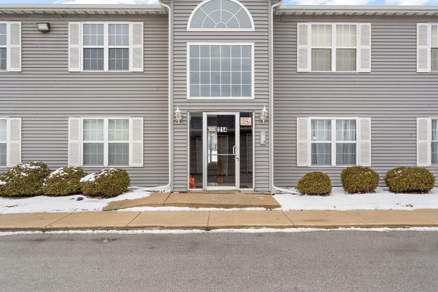 8214 Lincoln Circle C, Merrillville, IN 46410