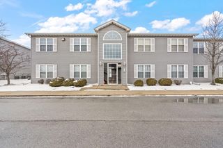 8214 Lincoln Circle C, Merrillville, IN 46410