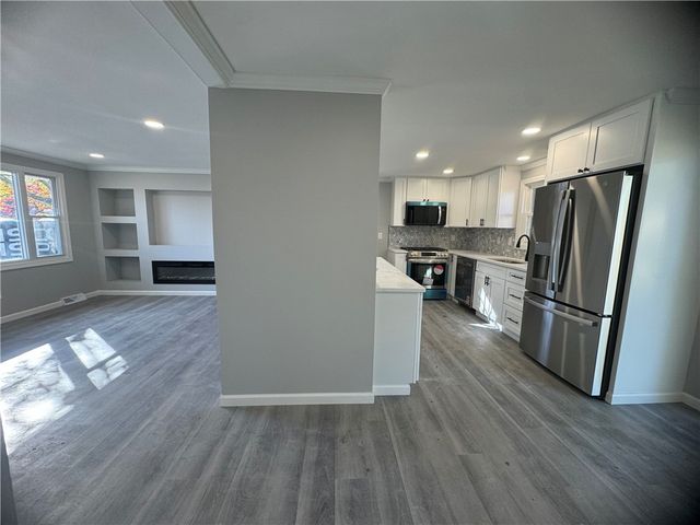 7 Michigan Avenue, Warwick, RI 02888