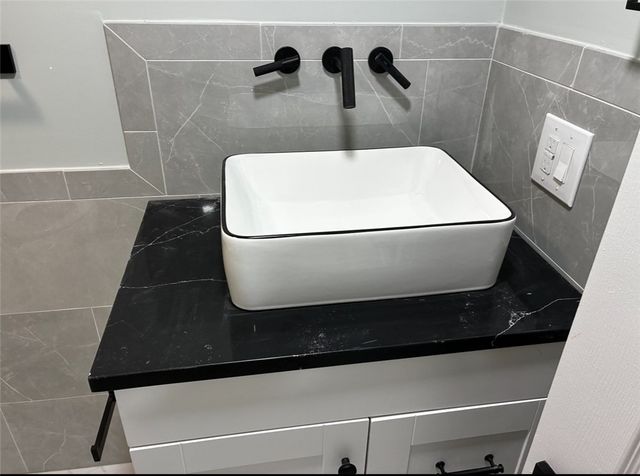 7 Michigan Avenue, Warwick, RI 02888