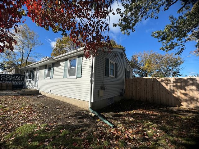 7 Michigan Avenue, Warwick, RI 02888