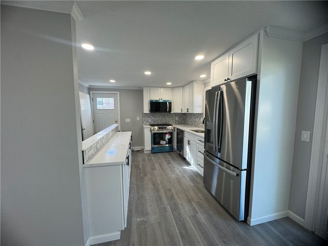 7 Michigan Avenue, Warwick, RI 02888