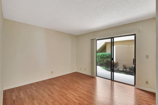 17396 Boca Club Boulevard 104, Boca Raton, FL 33487