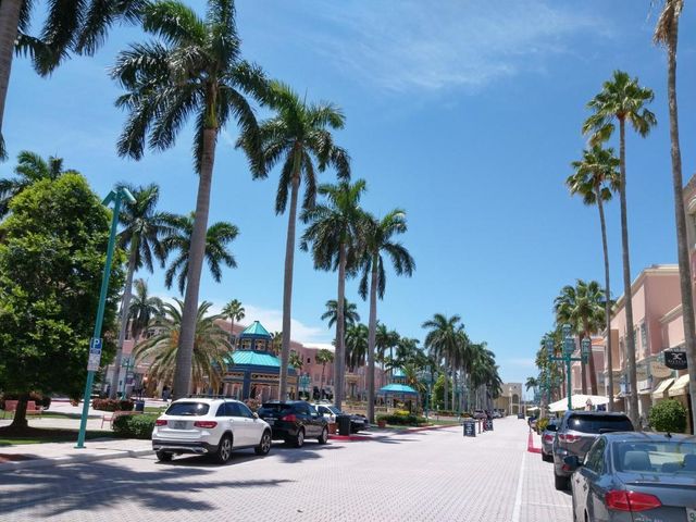 17396 Boca Club Boulevard 104, Boca Raton, FL 33487