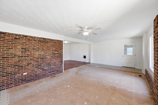 30 Halls Lane, Stanton, KY 40380