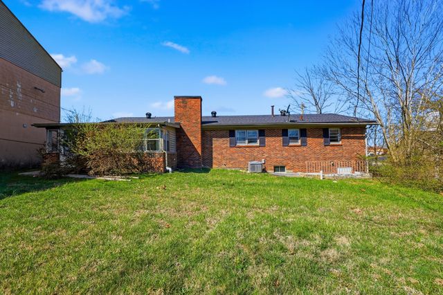 30 Halls Lane, Stanton, KY 40380