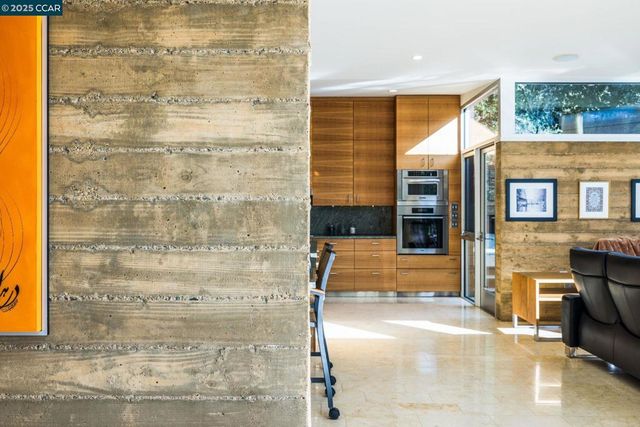 2 2 Crane Ct, Orinda, CA 94563