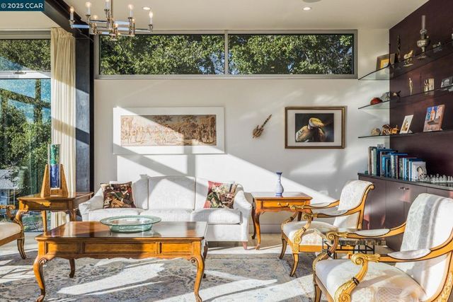 2 2 Crane Ct, Orinda, CA 94563