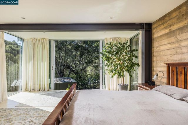 2 2 Crane Ct, Orinda, CA 94563