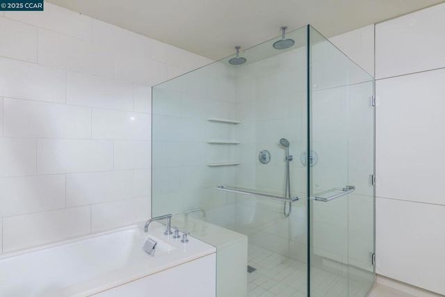 2 2 Crane Ct, Orinda, CA 94563