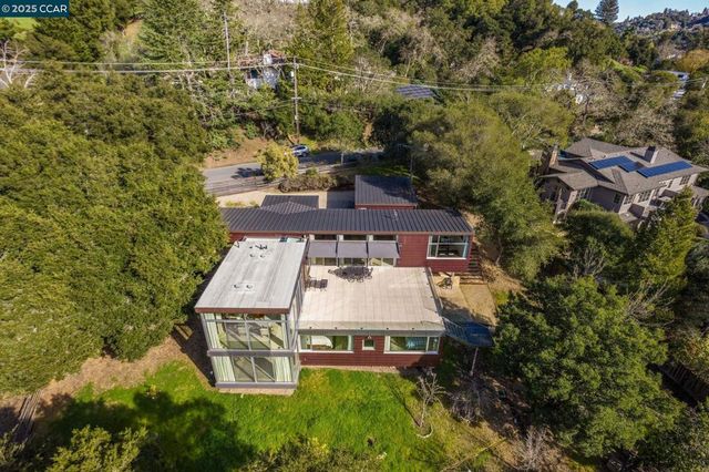 2 2 Crane Ct, Orinda, CA 94563