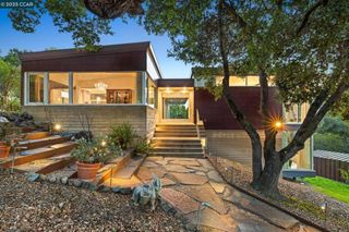 2 2 Crane Ct, Orinda, CA 94563