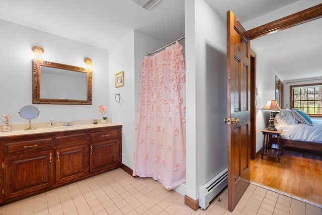 60 Cambridge Rd, Hampstead, NH 03841