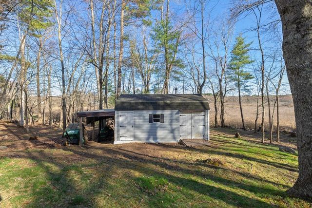60 Cambridge Rd, Hampstead, NH 03841