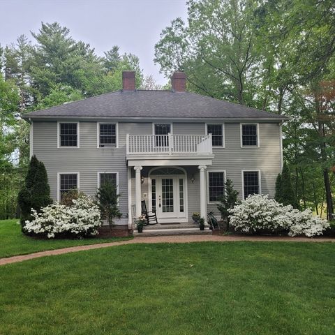 60 Cambridge Rd, Hampstead, NH 03841