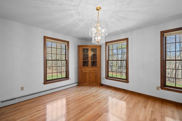 60 Cambridge Rd, Hampstead, NH 03841